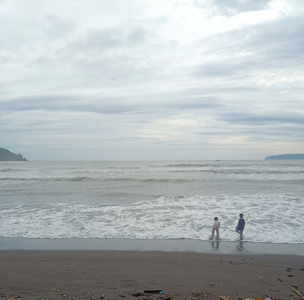 Pantai Pancer Jember Sore Hari